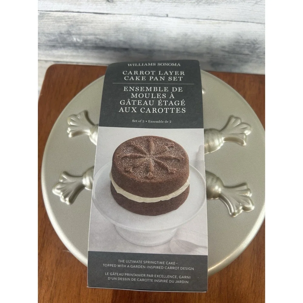 William Sanoma Carrot Layer Cake Pan Set
